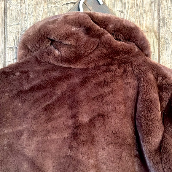 ASHLEY by 26 International Faux Fur Jacket large - Picture 4 of 4